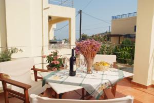 Villa Castellina & Emmanouela holiday apartment Chania Greece