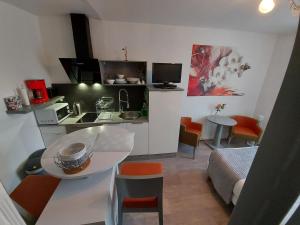 Longchamp-Studio de charme, Coeur de Vichy, quartier calme