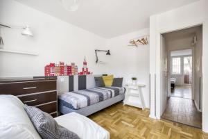 Labo Apartment Metro Plocka