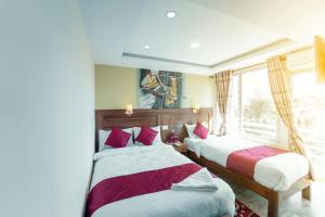 Hotel Royal Image