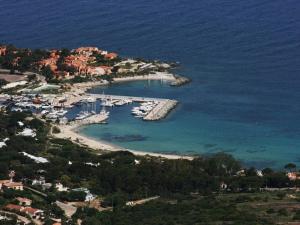 Villas Mini villa climatisee - Vue mer - Mer a 50 m - Jardin et 2 terrasses 300 m2 : photos des chambres