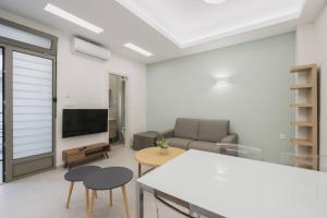 Peris 3 - Central Apt near Old Town - AC, Wifi