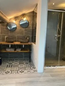 Grande terrasse CLIM parking privé SMART TV, local velos - 索尔古河畔的恩特莱奎斯