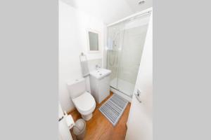 The Bungalow at Seaways, Sleeps 11 +