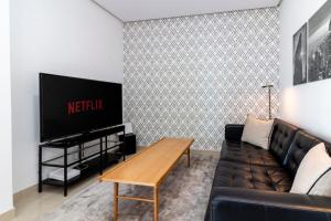 HomeForGuest NEW Modern Penthouse Apartment with panoramic views of Santa Cruz