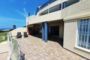 Uvongo - Beach Paradise & Open Ocean View