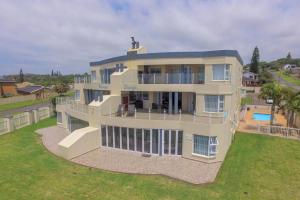 Uvongo - Beach Paradise & Open Ocean View