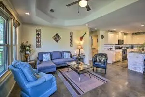 Kayaks and Boat Slip Waterfront Hot Springs Home! - Pearcy