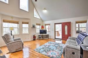 Cozy Hayesville Retreat w Deck & Mtn Views!