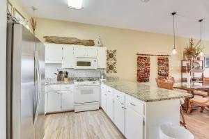 Seaside Pointe by Book That Condo