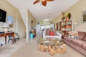 Seaside Pointe by Book That Condo