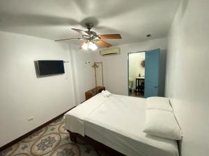 La Hacienda Rooms & Food