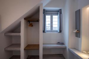 SALTY 2 Brand New 1 BD apartment in the heart of Naousa Paros Greece