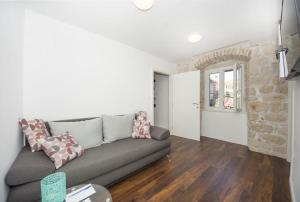 Apartments Stone Elegance