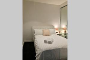 2BR on La Trobe - Iconic Views! Near Melb Central