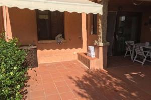 Bilocale ristrutturato con piscina. Spiagge vicine.