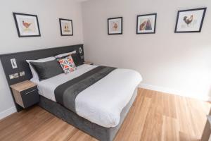 Two-Bedroom Apartment room in Stable Court Apartments
