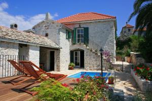 Three-Bedroom Villa with Private Pool room in Villa Maruka