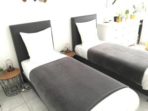 Appartements T2 au calme - Rond Point de Vannes : photos des chambres