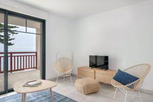Face à la mer, bel appartement pour 8