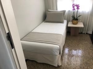 Plaza Inn Small Town Flat