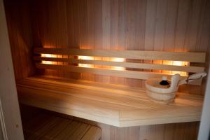 Beach House Makai - family house with Finnish Sauna, 2 bathrooms and only minutes from the Beach