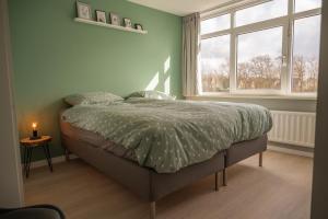 Beach House Makai - family house with Finnish Sauna, 2 bathrooms and only minutes from the Beach