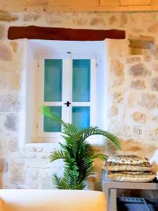 The House. Light & Stone.