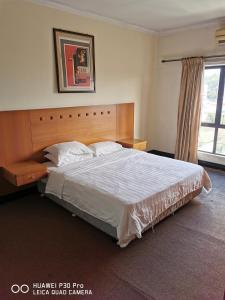Zoomma Marina Court Condo