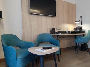 Hotels Logis Hotel Relais Saint Jacques - Chateauroux : photos des chambres