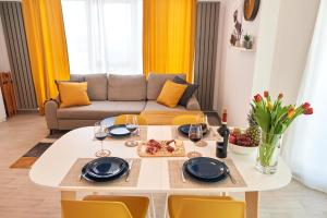 Fineloft Sea View Apartment-Spa n Pools beach resort