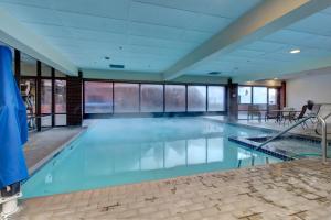 Lowell Slopeside #260