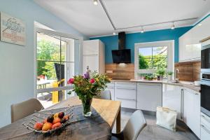 Am Bahndamm _Haus Meerblick_