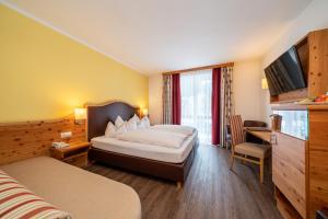 Double Room with Balcony room in Hotel Trattlerhof