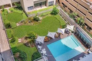 Masingita Towers, 15 West Road South Road