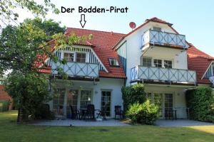 Apartment with Balcony room in Birkenstr_6 Haus 1 Bodden Pirat