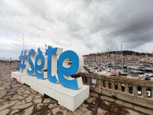 Bateaux-hotels Nuit insolite a bord d'un voilier au coeur de Sete : photos des chambres