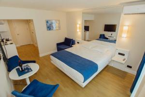 Nuage - 1st Line Sea View Apartments