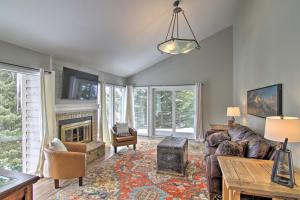 Luxury Retreat with Sauna 6 Mi to Ski Resort!