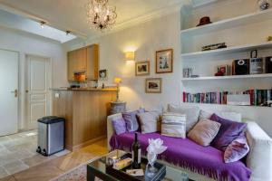 CHABLIS 27 avenue de la Bourdonnais 75007