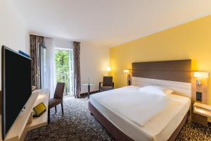 Standard Queen Room - Non-Smoking room in Park Inn by Radisson Köln City West