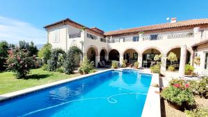 Sandmartins Private Secure Villa