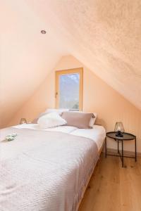 Bohinj Cottage Pr' Maricki - house in nature with hot tub & sauna 