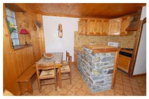 Chalets Chalet de 5 chambres avec terrasse amenagee et wifi a Champagny en Vanoise : photos des chambres
