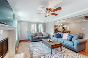 Three Bedroom House room in Bonita Cove
