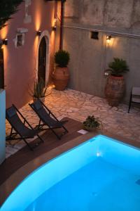 Chara Villas with 20m2 swimming pool-BBQ!