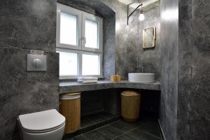 Queen 4 Apartment in the Heart of the Corfu Historical Old Town Center