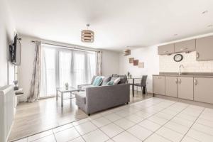 2 BED & 2 BATH COSY APARTMENT SLOUGH- FREE PARKING - By Tempstay