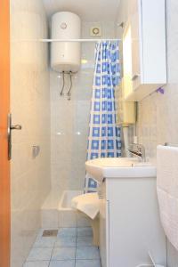 Studio with Balcony and Sea View room in Apartments by the sea Brela Makarska - 2718