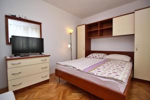 One-Bedroom Apartment with Terrace room in Apartments with a parking space Silo Krk - 18728